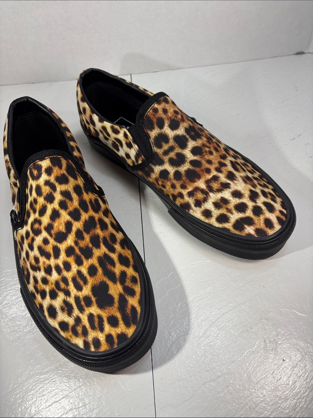 NWT Vans Classic Slip-Ons in Wild Leopard Print Women’s 8 - Picture 4 of 10